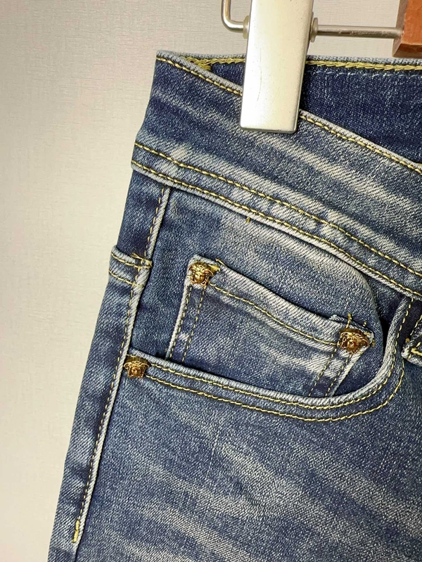 ブランドジーンズ細部ディテール